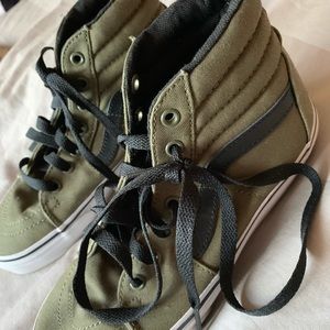 Vans Shoes - Army green and black skate shoes size kids 3.0 Vans Shoes - Army green and black skate shoes size kids 3.0